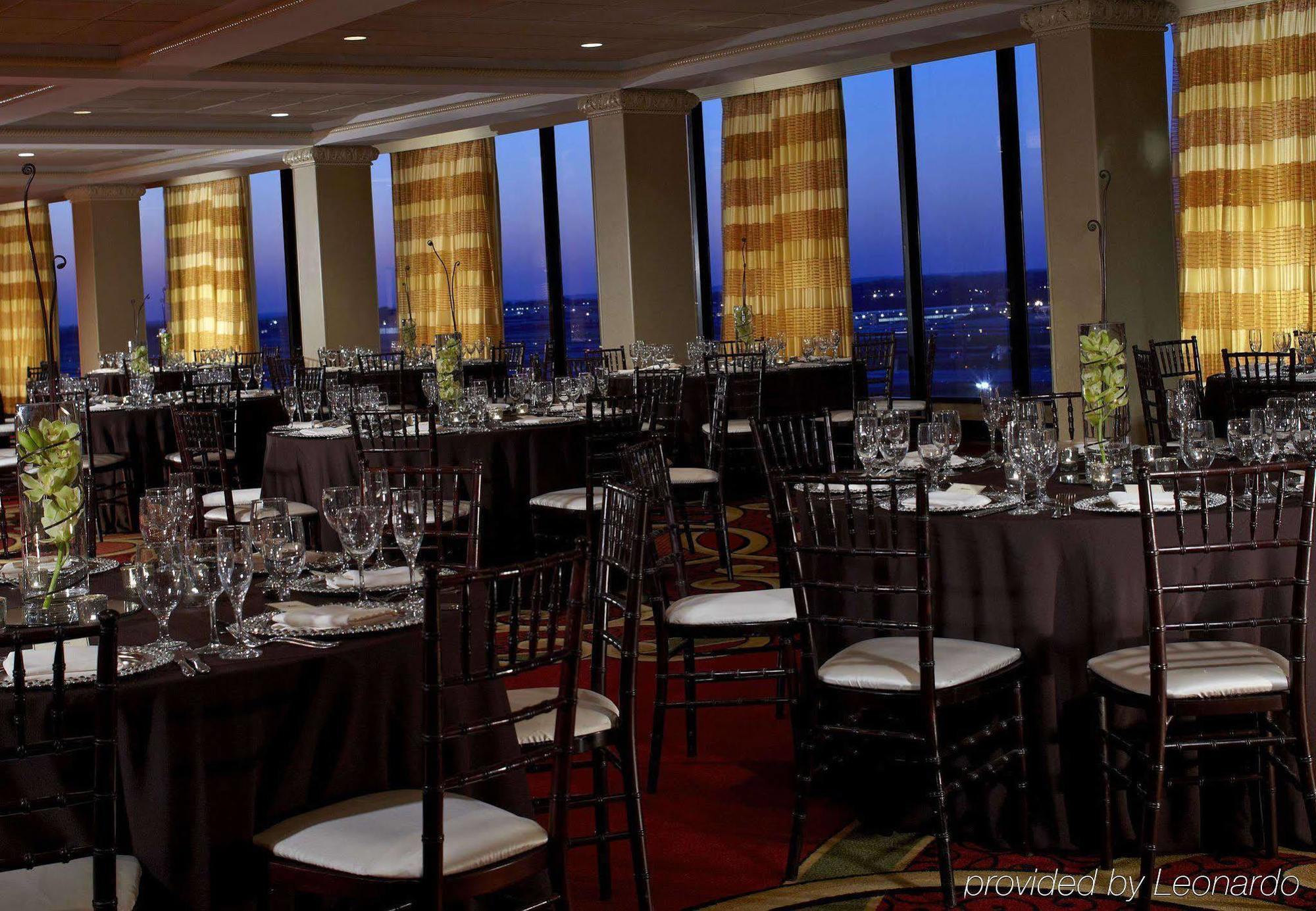 Renaissance St. Louis Airport Hotel Berkeley Ανέσεις φωτογραφία