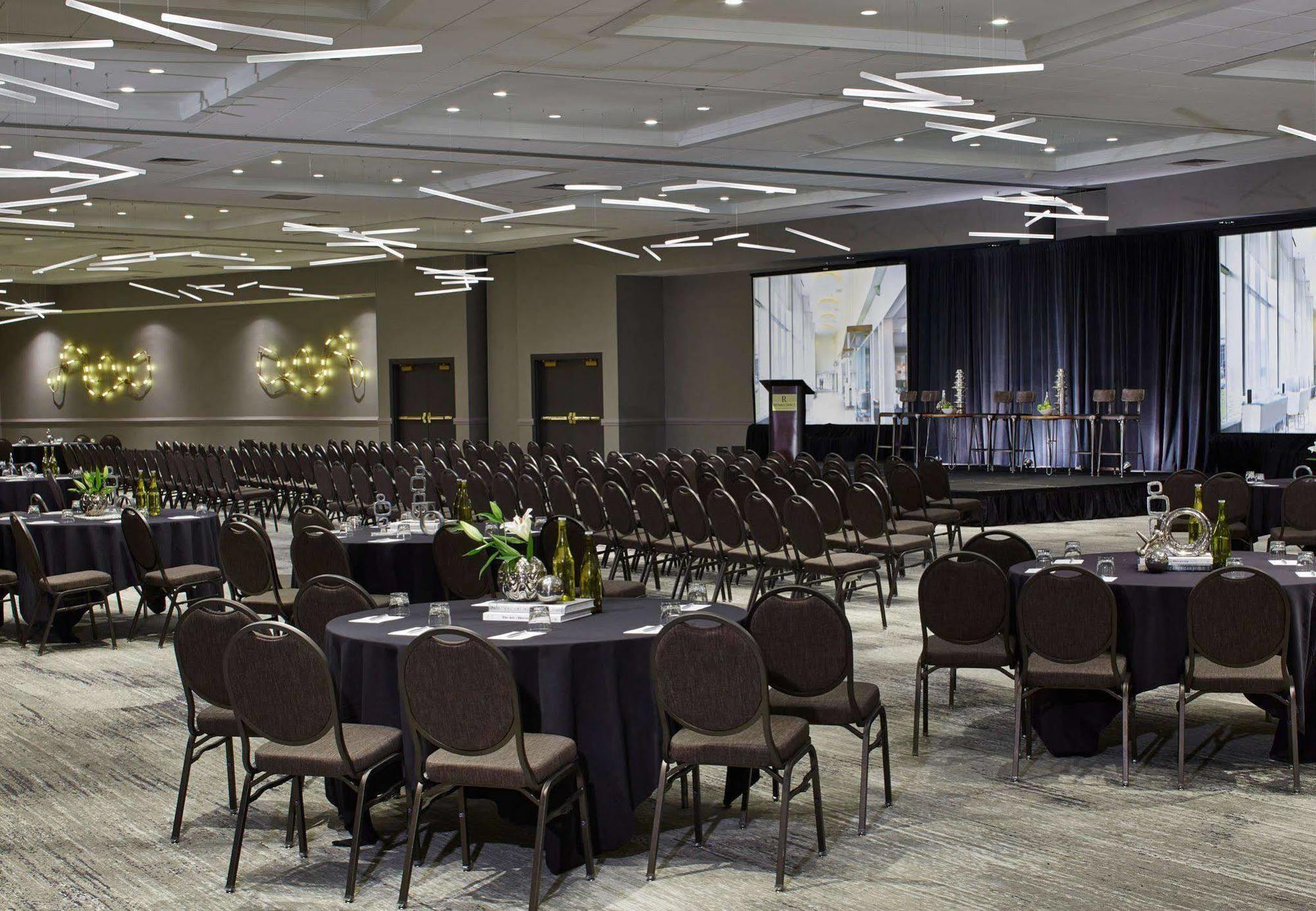 Renaissance St. Louis Airport Hotel Berkeley Εξωτερικό φωτογραφία